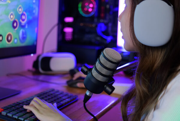 Most-Watched & Top Female Twitch Streamers To Follow