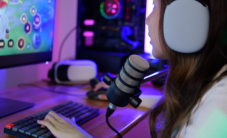 Most-Watched & Top Female Twitch Streamers To Follow