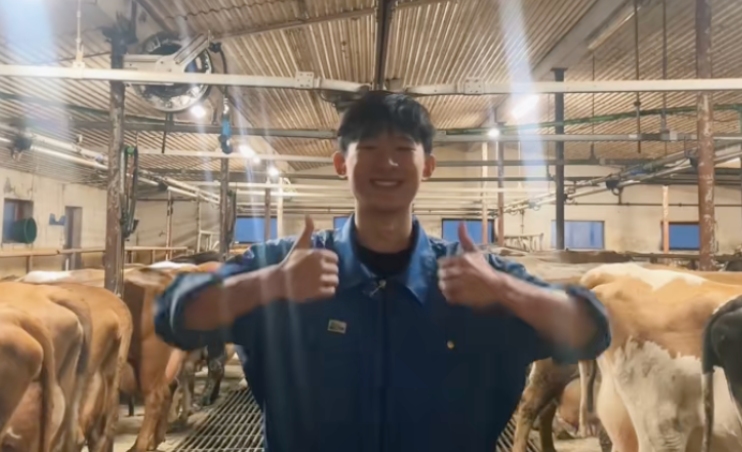 Pompomyeo: Behind the Gen Z Cow Farmer Everyone’s Talking About